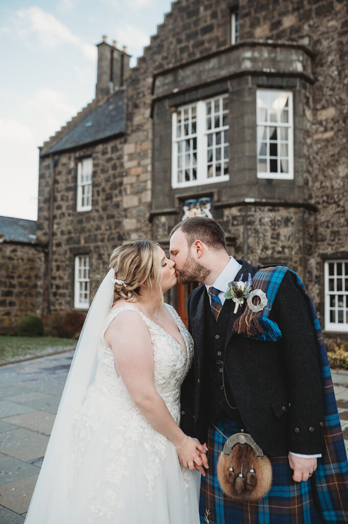 Aberdeenshire couple photographed at Meldrum house by Aberdeenshire wedding photographer