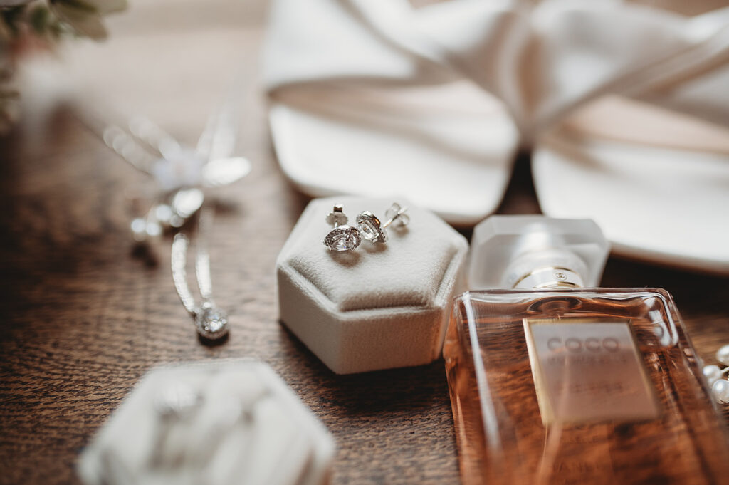 Bridal accessories at meldrum house, aberdeenshire 