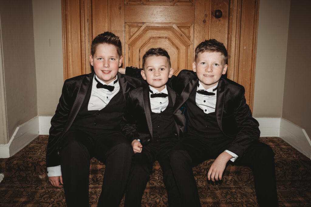 Siblings ready for meldrum house wedding