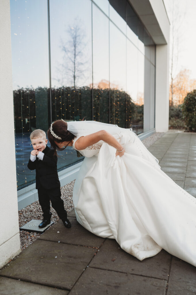 Cocktail hour at meldrum house photographed by aberdeenshire wedding photographer